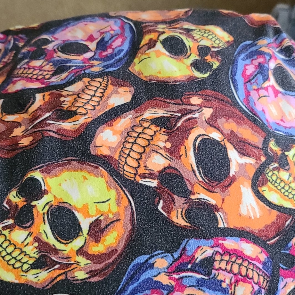 lularoe tc2 leggings skulls rainbow